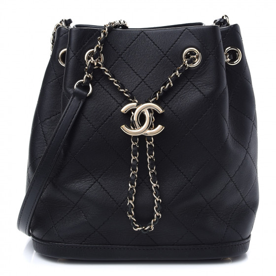 【CHANEL】ドローストリング・バケットバッグ★bucket bag★ CHANEL Calfskin Stitched Chain Bucket Bag Black 897423