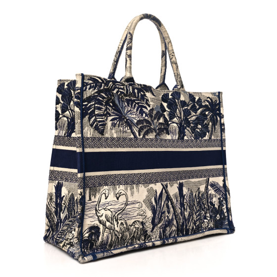 自然の美を纏う|Book Tote “Toile de Jouy Palms”【Dior】 CHRISTIAN DIOR Canvas Embroidered Large Palm Tree Toile De