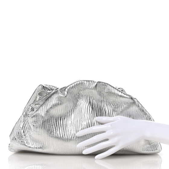 Bottega Veneta アートブック メタリック BOTTEGA VENETA Metallic Bark Calfskin Embossed The Pouch
