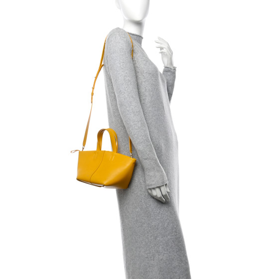 極美品MANSUR GAVRIEL Tulipano ミニレザートート Mini Tulipano Tote by Mansur Gavriel Accessories | Rent the