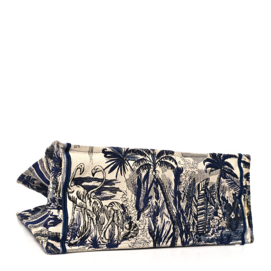 自然の美を纏う|Book Tote “Toile de Jouy Palms”【Dior】 CHRISTIAN DIOR Canvas Embroidered Large Palm Tree Toile De