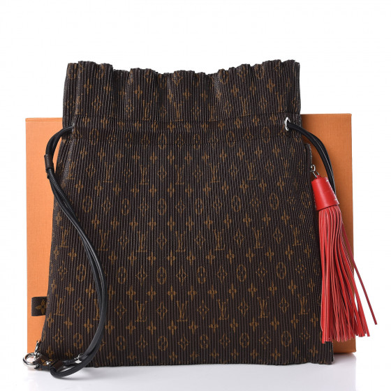 LOUIS VUITTON - U LOUIS VUITTON Monogram Canvas Pleated Explorer Bag MM 420708