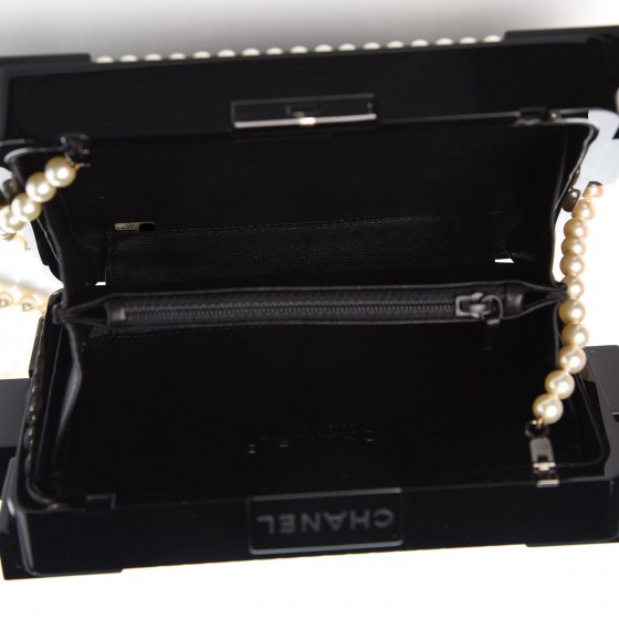 チェビト ニュー 5　15包 CHANEL Pearl Boy Brick Lego Clutch Black 308100 | FASHIONPHILE
