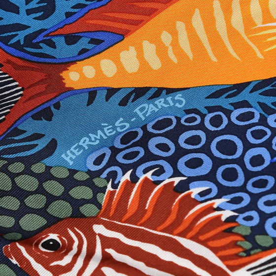 【希少】HERMES ツイリー UNDER THE WAVES Hermes Silk Twill Scarf “Under the Waves” by Alice Shirley