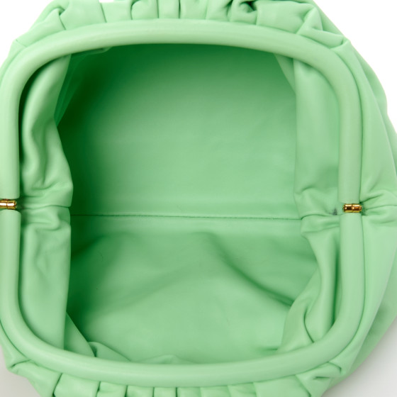 【関税込み】Bottega Veneta グリーン Teen ポーチ Bottega Veneta Teen Pouch Introduces a New Size of the