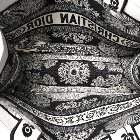クリスチャンディオール　Christian Dior バンダナ　　花柄　黒 CHRISTIAN DIOR Canvas Butterfly Bandana Embroidered Medium