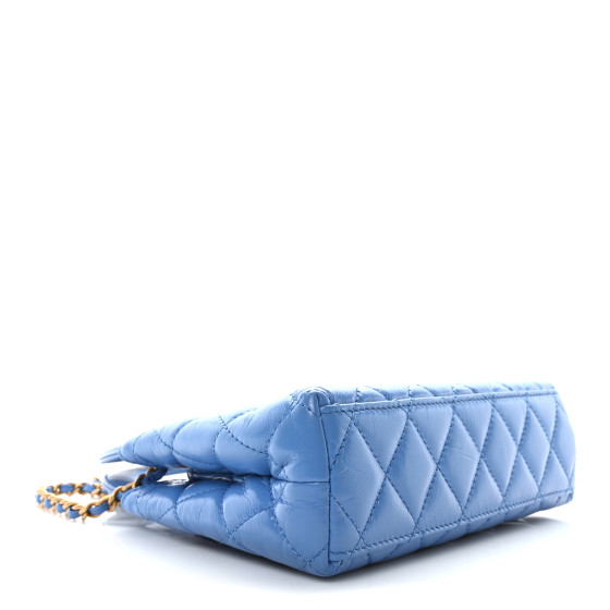 CHANEL ブルーキルティングバッグ CHANEL Shiny Aged Calfskin Quilted Nano Kelly Shopper Blue