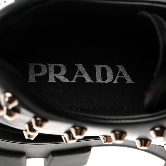 YEBISUです‼️PRADA ストラップ $1350 Prada AUTH. Runway Polished Spazzolato Flower Appliqué