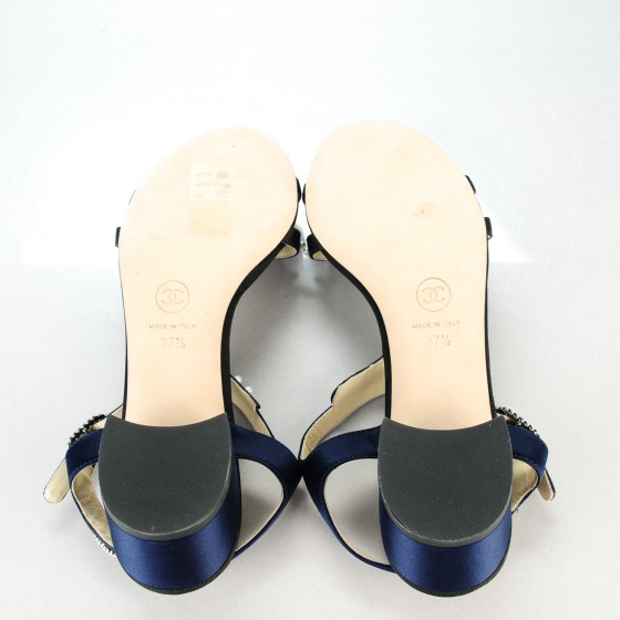 CHANEL ユートピア CHANEL Satin Pearl Sandals 37.5 Black Navy 141536 | FASHIONPHILE