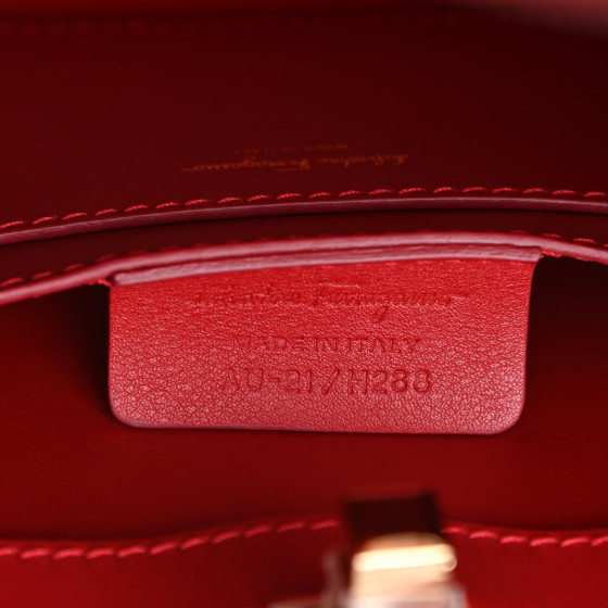 ★関税込★Ferragamo★スタジオスモールボックスバッグ★RED SALVATORE FERRAGAMO Calfskin Small Studio Box Bag Red
