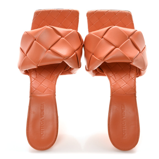【完売必至】ボッテガ かわいい♪Intrecciato Padded Mules BOTTEGA VENETA Padded quilted leather mules | NET-A-PORTER