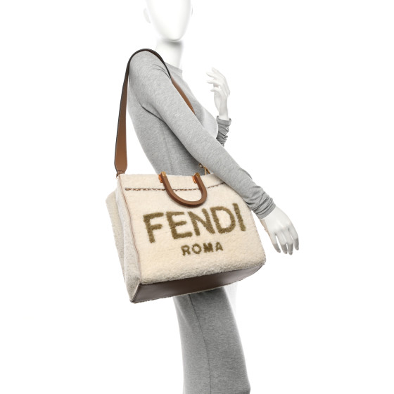 トートバッグ OPENING SUNSHINE Striped shearling tote bag ivory Fendi Sunshine Shopper Tote Bag - Cream | Editorialist