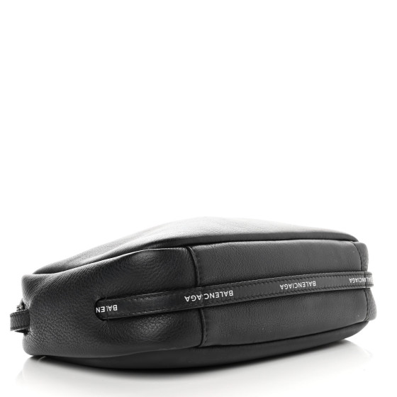 セール！数量限定 Balenciaga EVERYDAY カメラバッグ S Black BALENCIAGA | LOGO S EVERYDAY CAMERA BAG | BLACK – PRELUXE