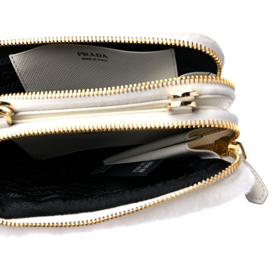 PRADA＊Triangular shearling and Saffiano leatherポーチ＊送込 PRADA Saffiano Shearling Triangle Mini Pouch White 1287559