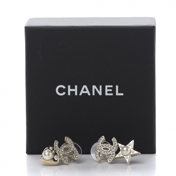 CHANEL Crystal Pearl Charming Winter CC Star Heart Earrings