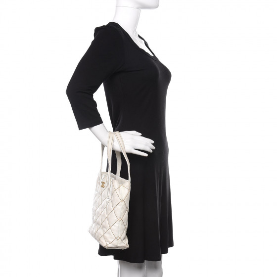 【CHANEL】extremely rare white rainbow wild stitch★トート Chanel Tote Bag: Exquisite Craftsmanship