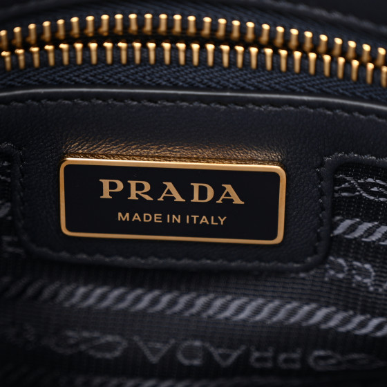 ハンドバッグ Prada Midnight Blue Canvas Medium Re-Edition 1978 Handbag ハンドバッグ PRADA MIDNIGHT BLUE CANVAS MEDIUM RE-EDITION
