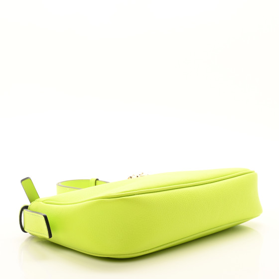 ショルダーバッグ・ポシェット VERSACE Shoulder Bags Women Leather Green/Lime VERSACE Grained Calfskin Medusa Shoulder Bag Lime 1680102