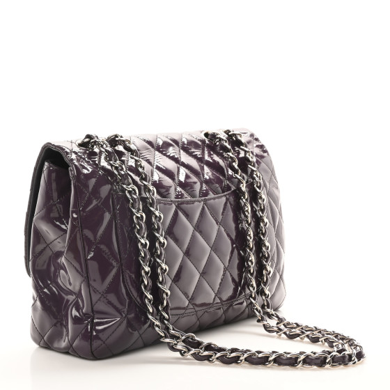 25A CHANEL ◆ ツヤ ブラック グローブ ギフトに最適！完売前に! CHANEL Black Classic Matelasse 25 Shoulder Bag | Tuckernuck
