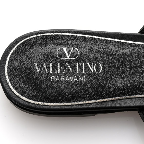 Valentino Garavani★ブラック Rockstud スライド Valentino Garavani Rockstud Rubber Slider Sandals | Saks