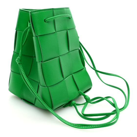 ☆BOTTEGA VENETA☆ CASSETTE Bucket クロスボディS PARAKEET BOTTEGA VENETA Nappa Maxi Intrecciato Small Cassette Bucket