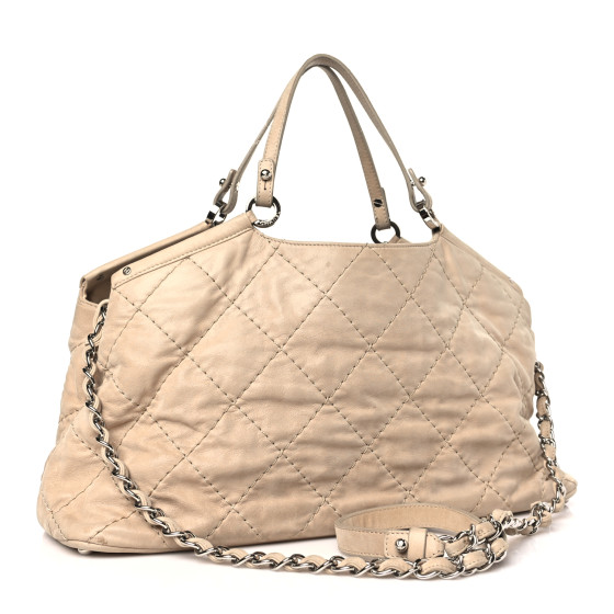 ゆ　　　CHANEL CHANEL Iridescent Calfskin Quilted Small Sea Hit Tote Beige