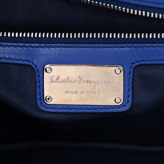 Salvatore Ferragamo Serial 付き Italia製ハンドバッグ