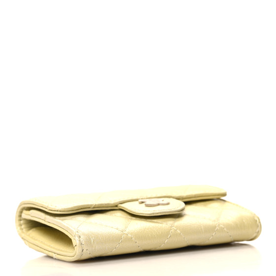 気品溢れる人気モデル☆【CHANEL】Small Flap Wallet ゴールド CHANEL Cloudy Pearly Goatskin Quilted Flap Card Holder