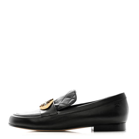 CHANEL ブラック ローファー パール装飾 CHANEL Lambskin Quilted Pearl Embellished Mocassin Loafers