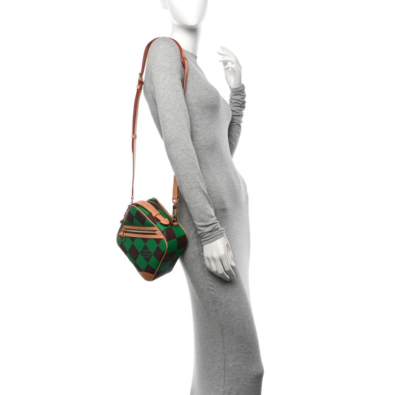 LOUIS VUITTON Damier Pop Chess Messenger Green 1630122 LOUIS VUITTON Damier Pop Chess Messenger Green 1630122