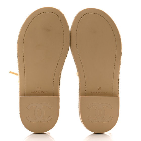 YI　シャネル エスパドリーユサンダル espadrilles 36 Chanel Espadrilles Slip on Size 36 in White. Worn Once With