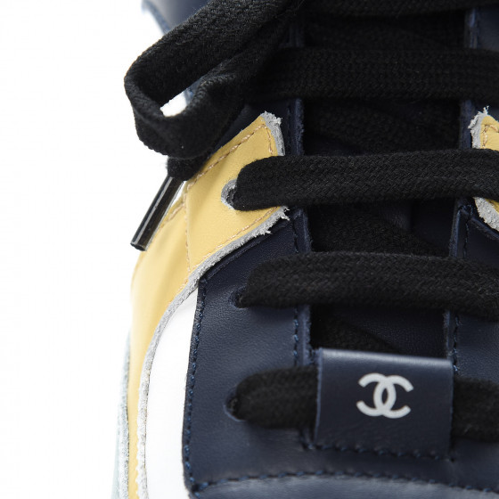 激レア CHANEL ドバイ クルーズコレクション 2014 日本入荷数本 中古・古着通販】CHANEL (シャネル) ハイカットスニーカー