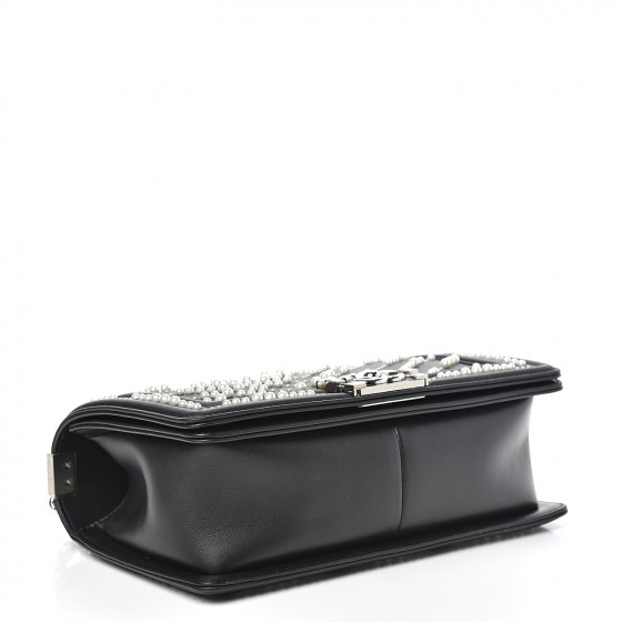 CHANEL Calfskin Pearl Chevron Medium Boy Flap Black 530125