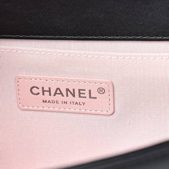 CHANEL Calfskin Pearl Chevron Medium Boy Flap Black 530125
