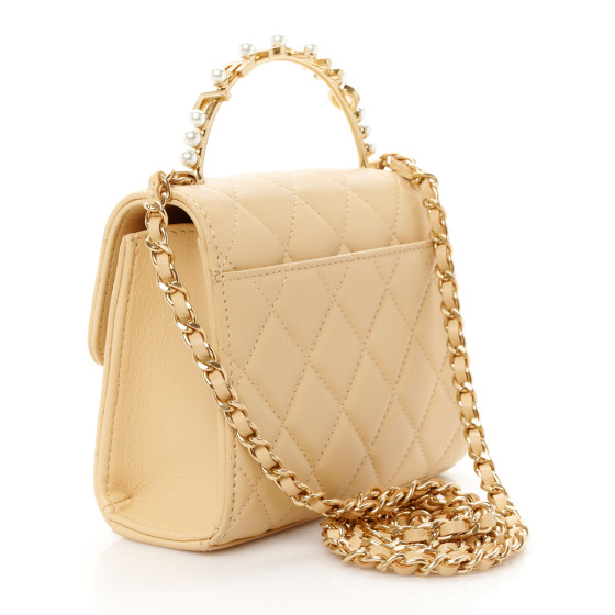 CHANEL ベージュ レザー 小物入れ　14500円→11000円 CHANEL Lambskin Quilted Pearl Top Handle Flap With Chain