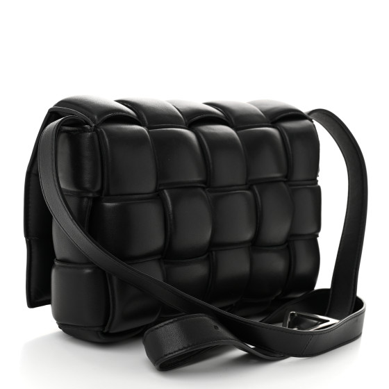 ショルダーバッグ・ポシェット BOTTEGA VENETA CASSETTE SHOULDER BAG IN MAXI BOTTEGA VENETA Lambskin Maxi Intrecciato Cassette Crossbody