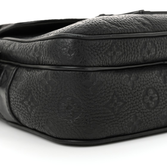 Louis Vuitton_S-ロック メッセンジャーバッグ_Taurillon S Lock Messenger Monogram Taurillon Leather - Men - Bags