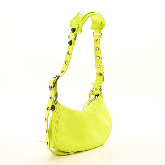 ショルダーバッグ・ポシェット BALENCIAGA Fluo yellow leather Le Cagole XS bucket bag Balenciaga Fluo Yellow Leather Le Cagole Xs Bucket Bag
