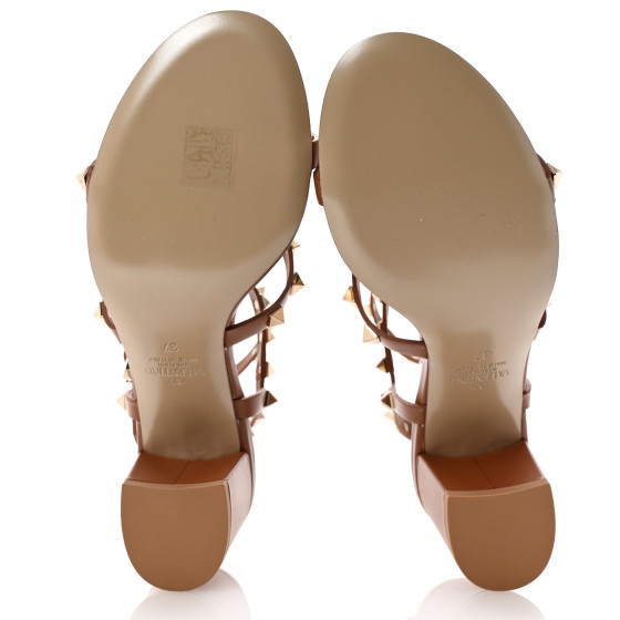サンダル VALENTINO Brown leather Studshield sandals Studshield Fisherman Calfskin Sandal for Man in Tobacco