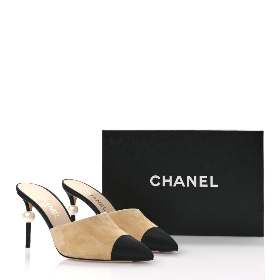 CHANEL ベージュ・黒 ミュール 35 CHANEL Suede Satin Cap Toe CC Slingback Sandals 35 Beige