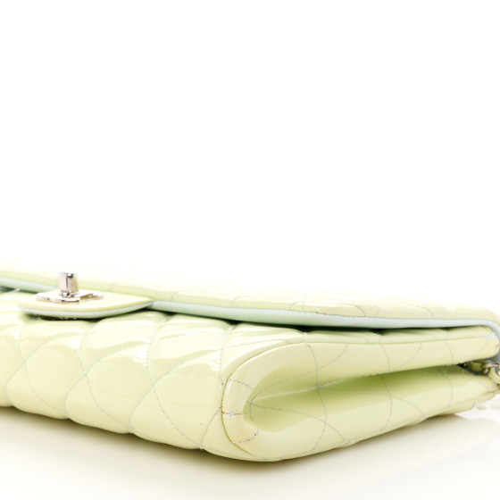 上品でときめく逸品♪【CHANEL】チェーン クラッチ Light Green CHANEL Patent Quilted Clutch with Chain Flap Light Green
