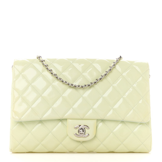 25A◆エレガントで注目の的【CHANEL】chain clutch Light Green Clutch with chain - Patent lambskin & gold-tone metal, light