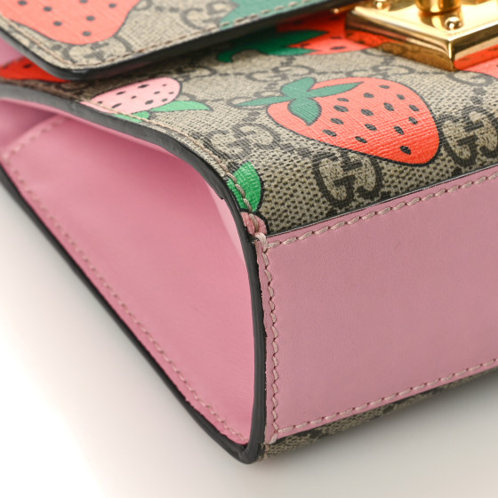 ショルダーバッグ・ポシェット Padlock Gg Strawberry Small Shoulder Bag Gucci Padlock Gg Strawberry Small Shoulder Bag - Runway Catalog