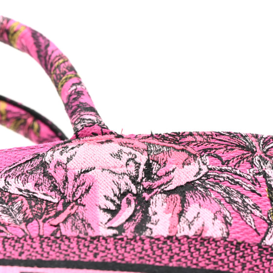 ★送料・関税込★DIOR★TOILE DE JOUY VOYAGE パレオ FUSCHIA CHRISTIAN DIOR Canvas Embroidered Medium Toile de Jouy