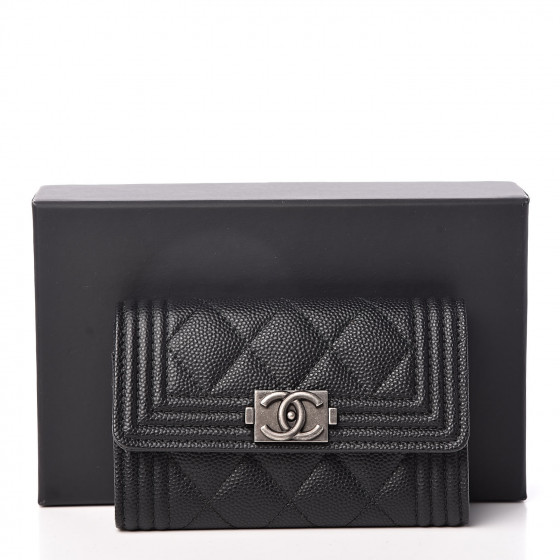 希少品◆入手困難♪【CHANEL】ボーイ シャネル flap card holder コンパクト☆【CHANEL】BOY CHANEL フラップ カードケース