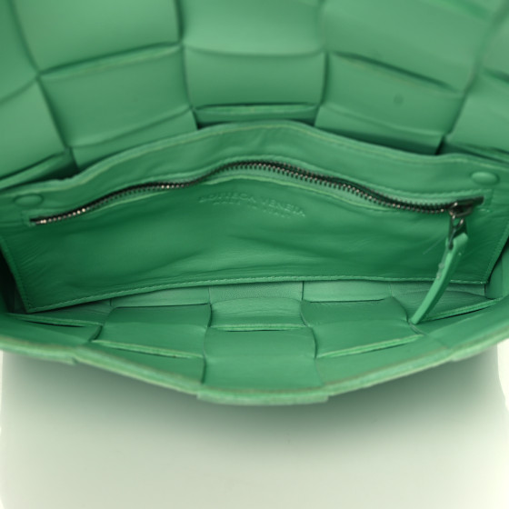 【BOTTEGA VENETA】Leather Cassette Bag Fountain Cassette Leather Shoulder Bag Fountain | The Webster