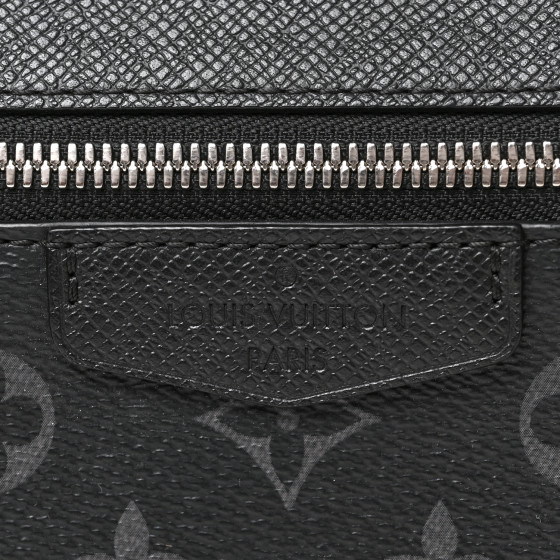 Louis Vuitton Black/Green Taiga Leather Viktor Messenger Bag