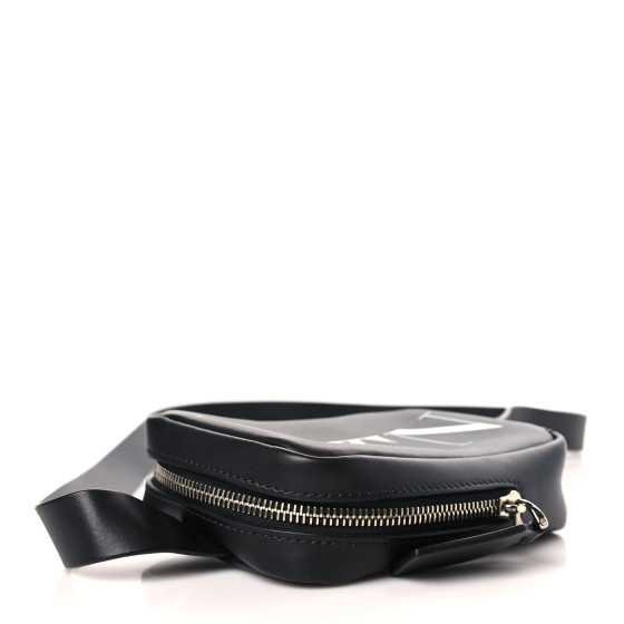 VALENTINO GARAVANI ブラックショルダーバッグ　マイクロ VALENTINO GARAVANI Calfskin VLTN Micro Sling Bag Black