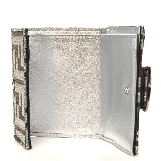 折りたたみ財布 FENDI  micro trifold baguette wallet in jacquard canvas Fendi Baguette Micro Trifold Wallet in Natural | Lyst Canada