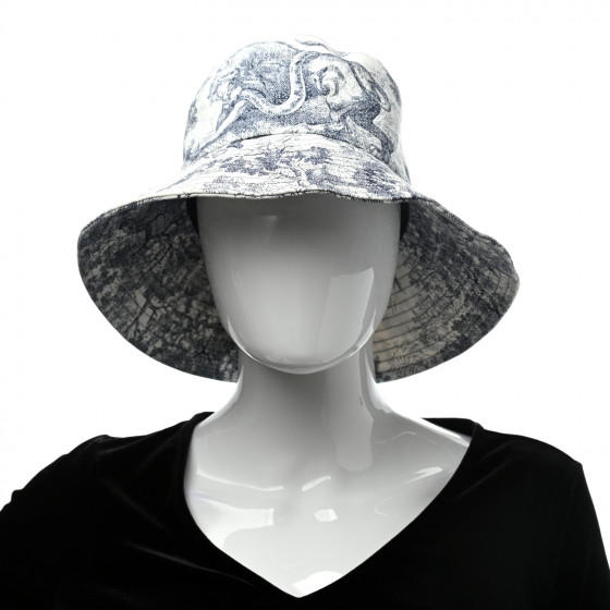 Christian Dior バケットハット ネイビー/ホワイト CHRISTIAN DIOR バケットハット ネイビー/ホワイト - メルカリ